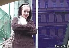 شقراء يحصل نائب الرئيس على الثدي سكس مدبلجة الحمام استبدال